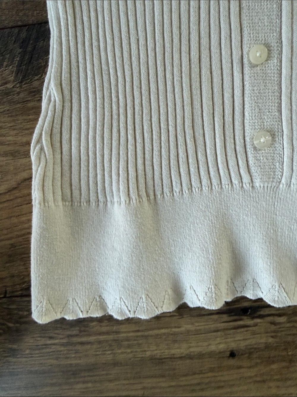 Express Off-White Ribbed Button-Front Camisole - Picture 4 of 7